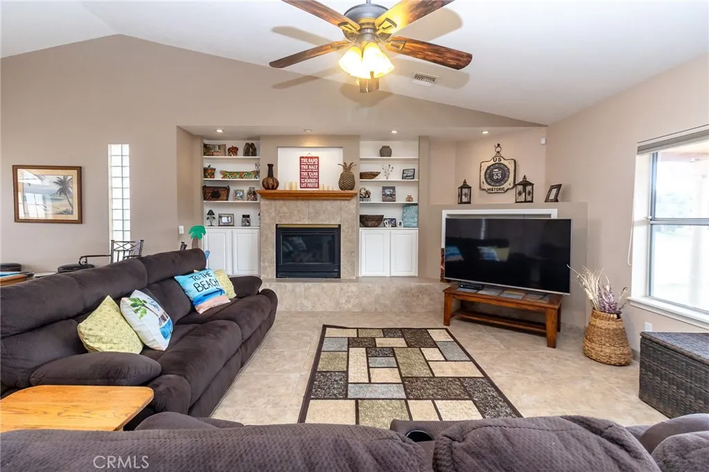 915 Beach Drive, Needles, California 92363 home-pic-19