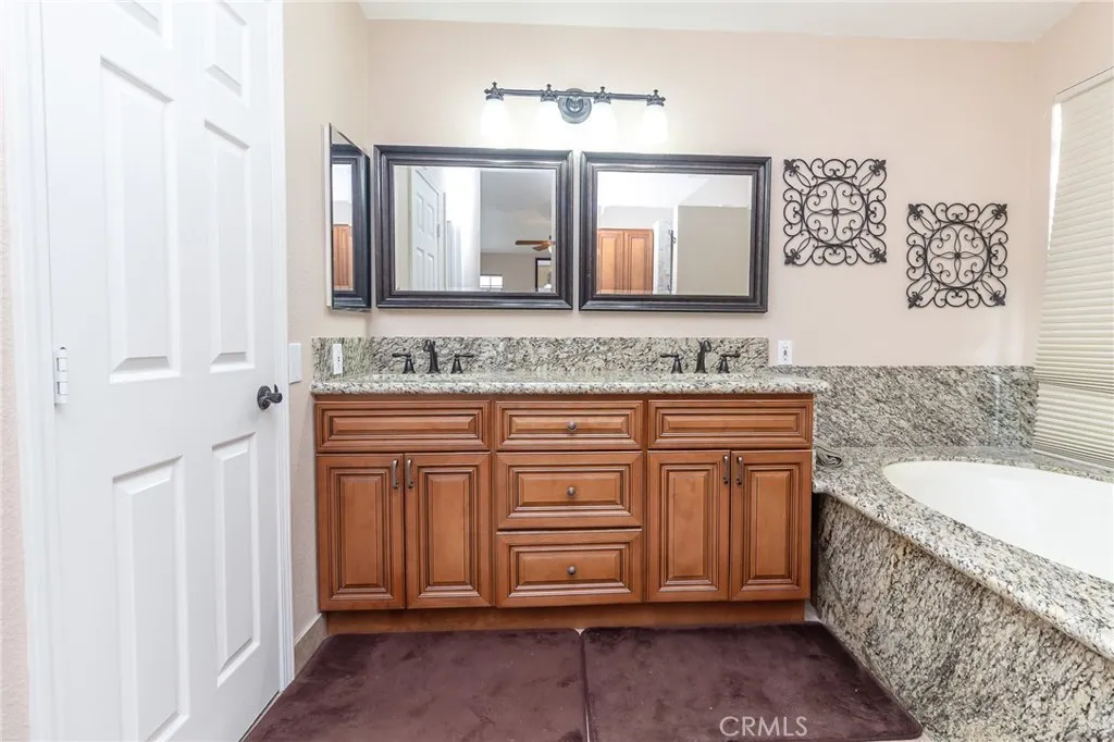 915 Beach Drive, Needles, California 92363 home-pic-36