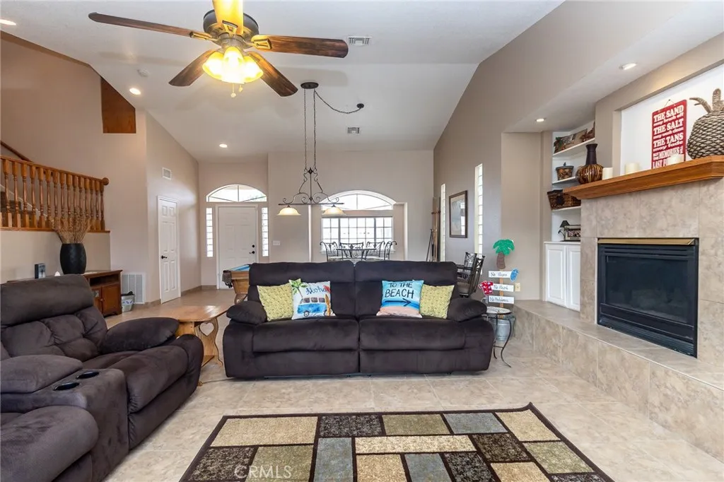 915 Beach Drive, Needles, California 92363 home-pic-17
