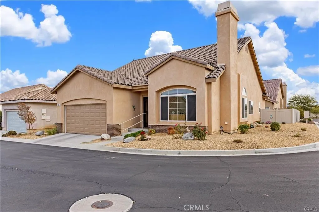 7466 Via Real Lane, Yucca Valley, California 92284 home-pic-1