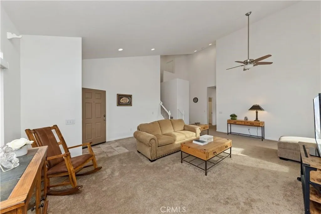 7466 Via Real Lane, Yucca Valley, California 92284 home-pic-5