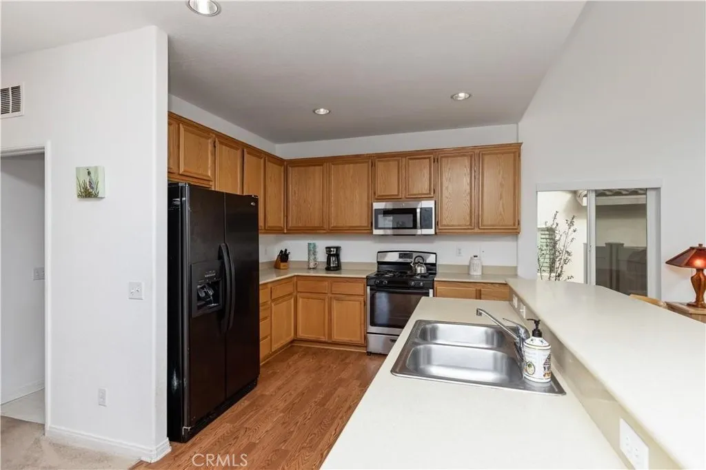 7466 Via Real Lane, Yucca Valley, California 92284 home-pic-9