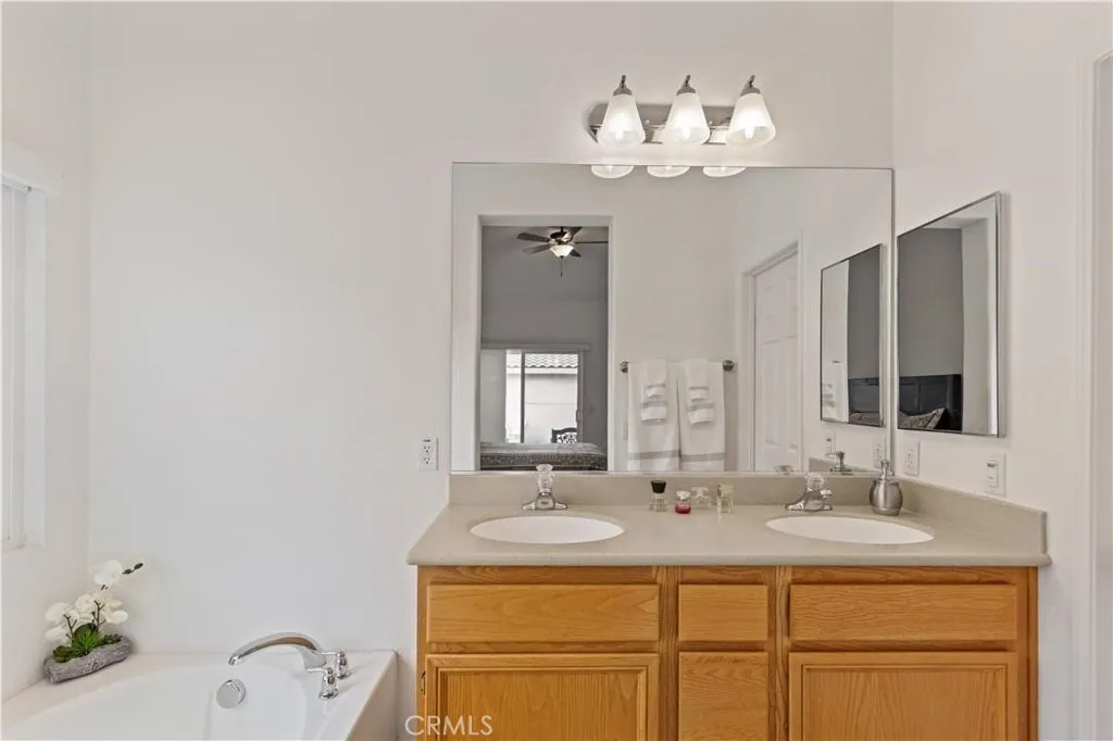 7466 Via Real Lane, Yucca Valley, California 92284 home-pic-15