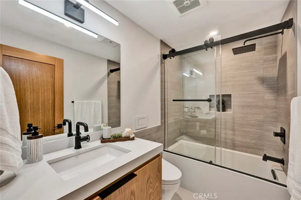 FULL BATH VIEW