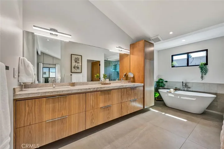 DUAL VANITY AND SO MUCH COUNTER SPACE
