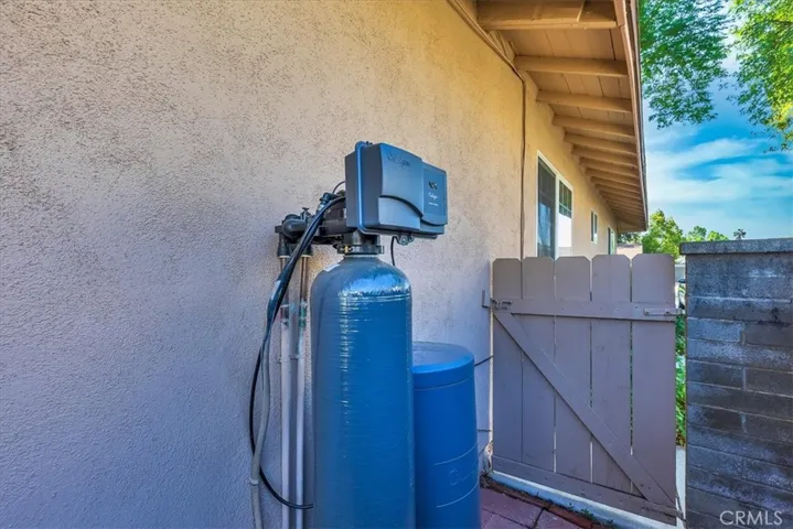 Water softener system - installed 2025 (negotiable)