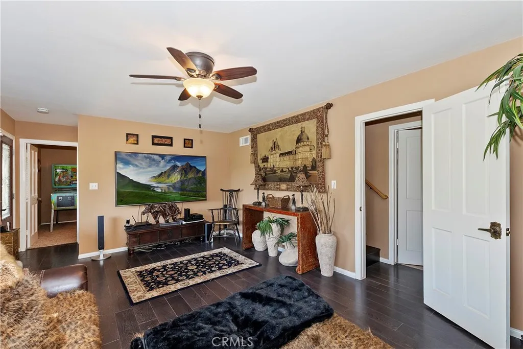 24445 San Moritz Drive, Crestline, California 92325 home-pic-26