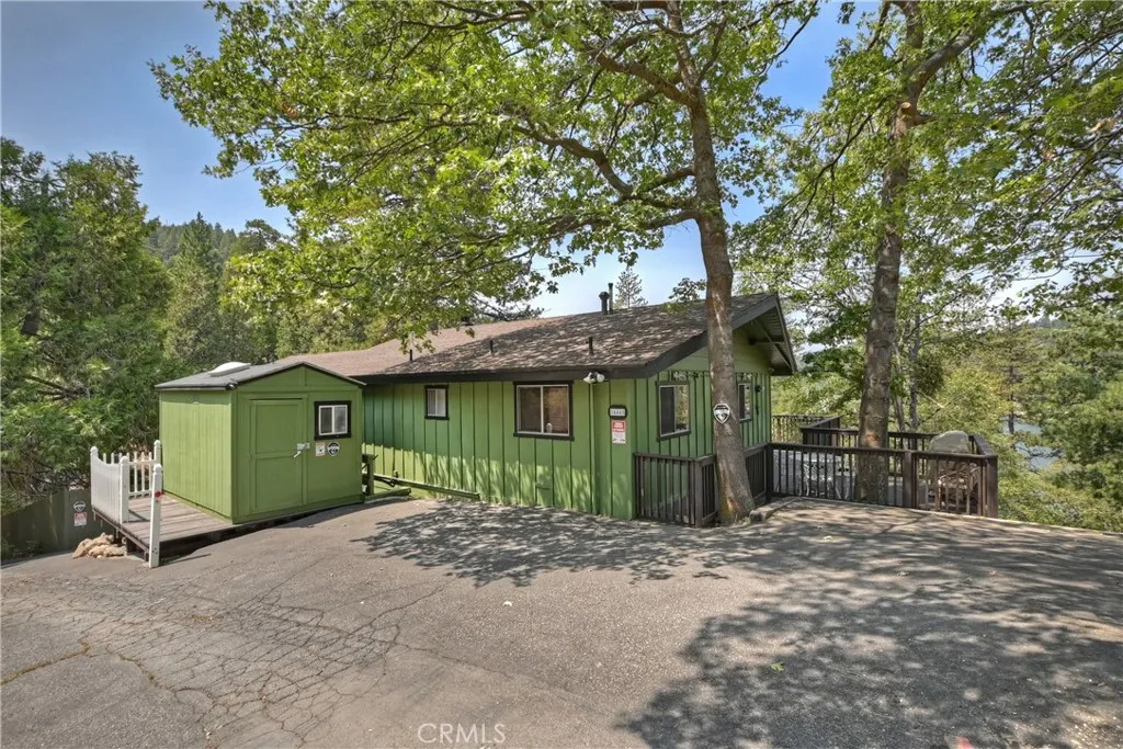 24445 San Moritz Drive, Crestline, California 92325 home-pic-47