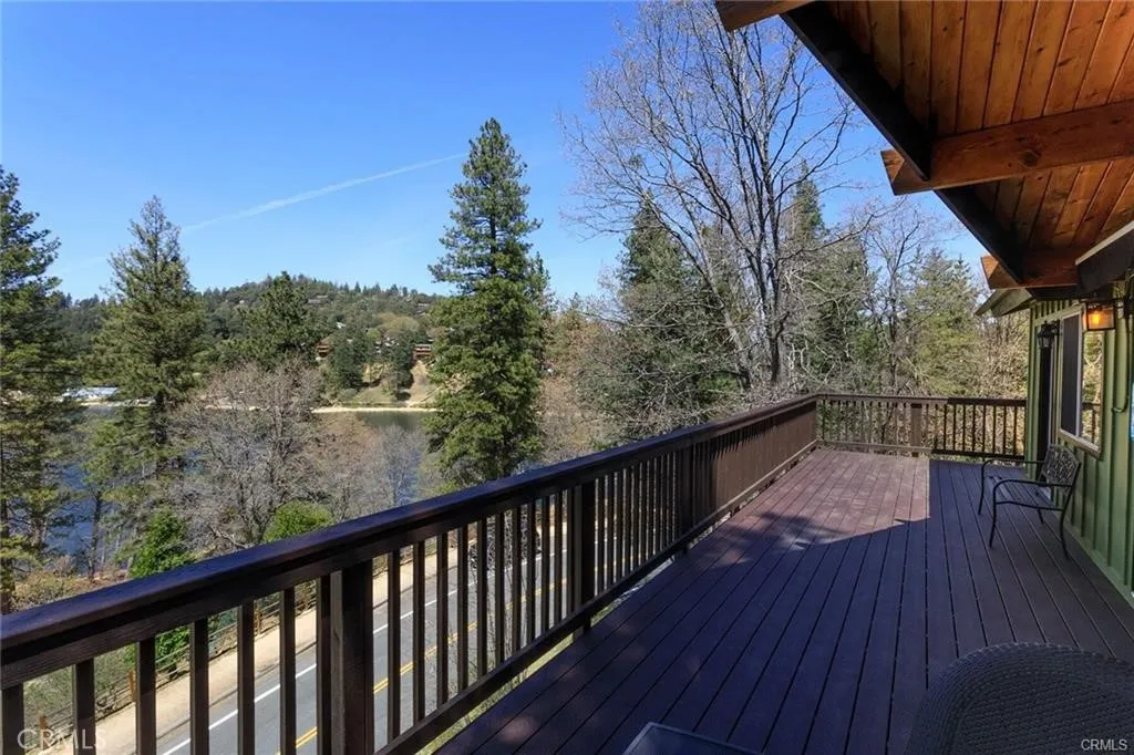 24445 San Moritz Drive, Crestline, California 92325 home-pic-5