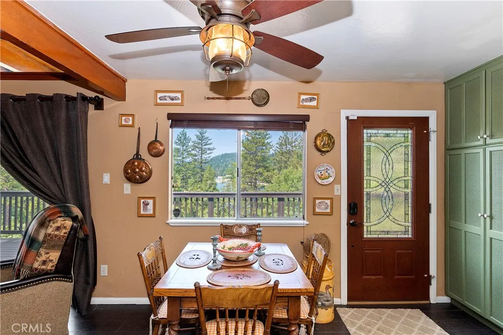 24445 San Moritz Drive, Crestline, California 92325 home-pic-10