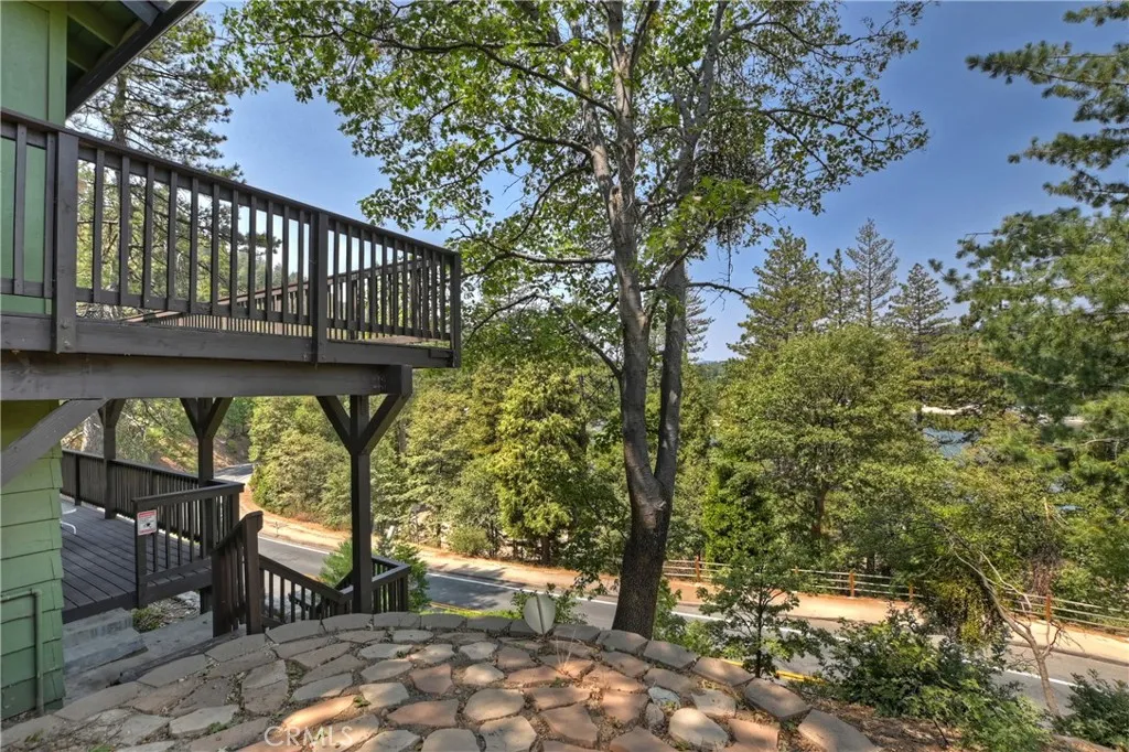 24445 San Moritz Drive, Crestline, California 92325 home-pic-40