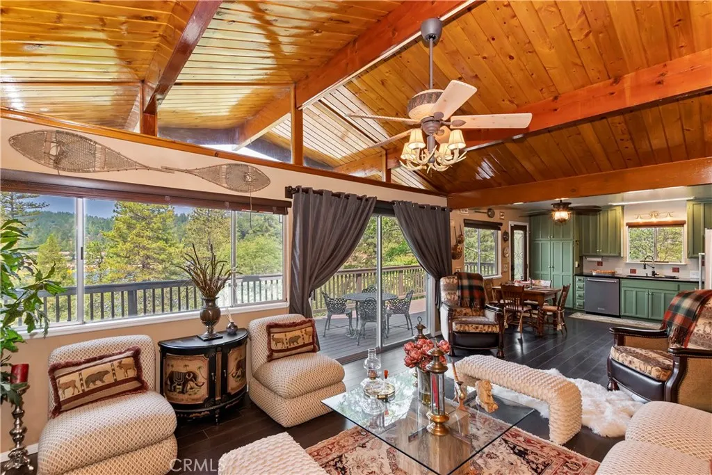 24445 San Moritz Drive, Crestline, California 92325 home-pic-7