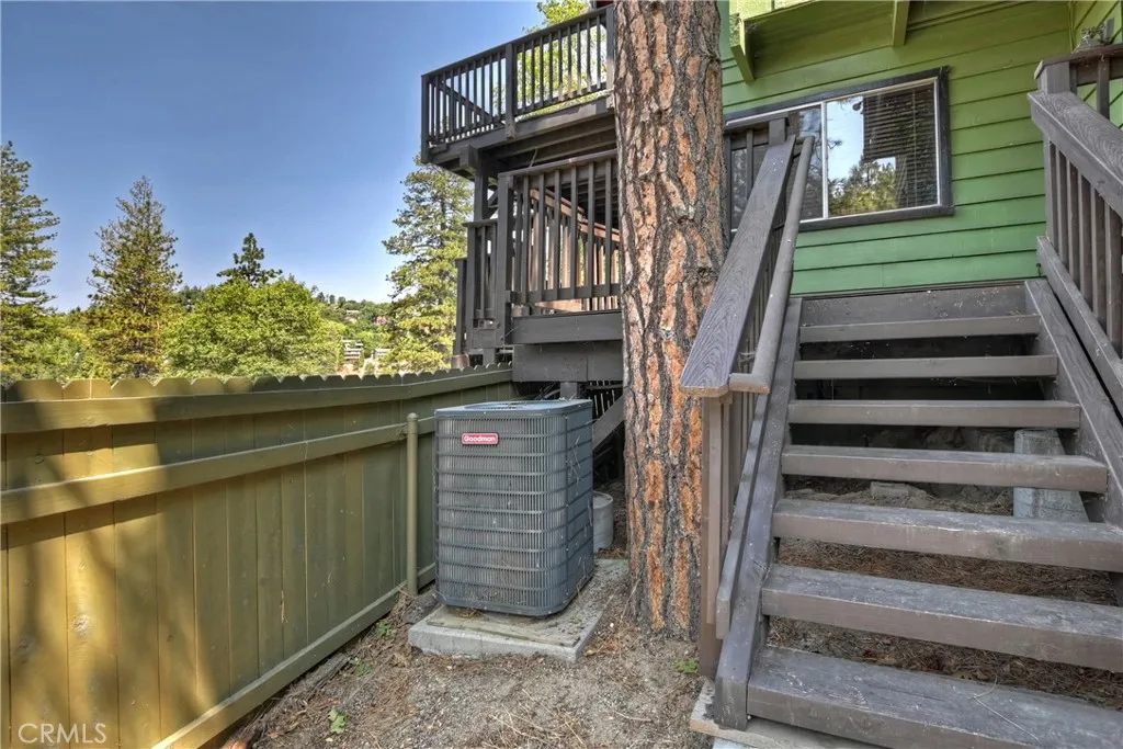 24445 San Moritz Drive, Crestline, California 92325 home-pic-46