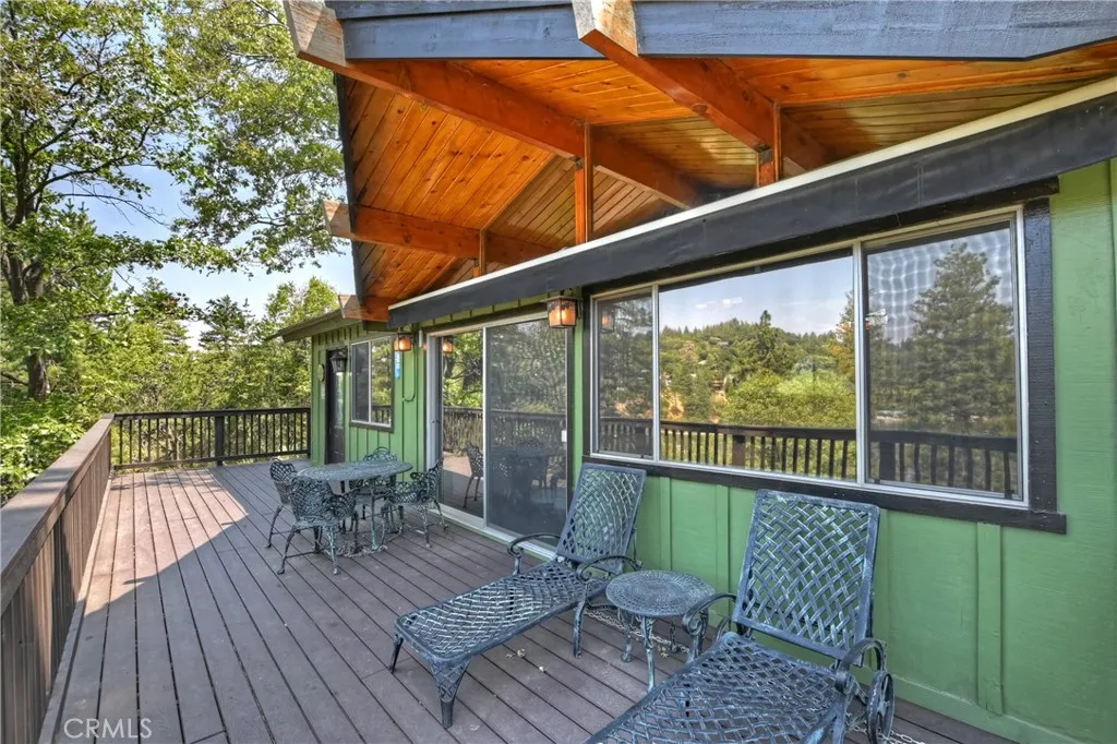 24445 San Moritz Drive, Crestline, California 92325 home-pic-4