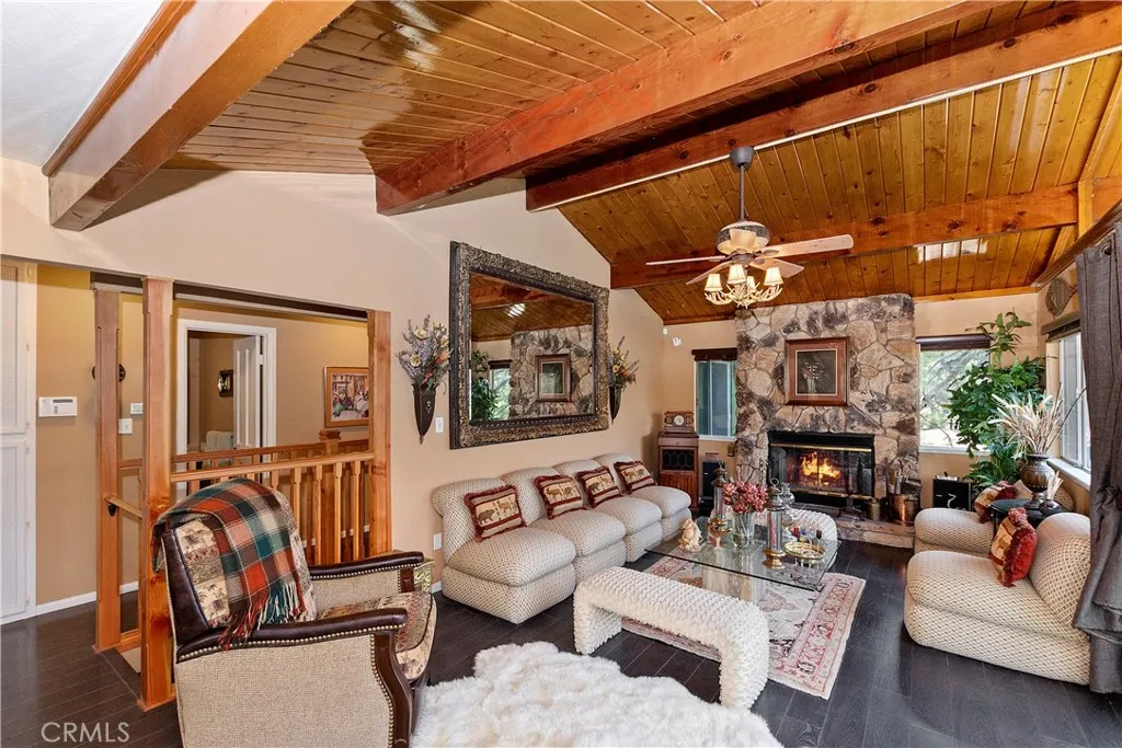 24445 San Moritz Drive, Crestline, California 92325 home-pic-9