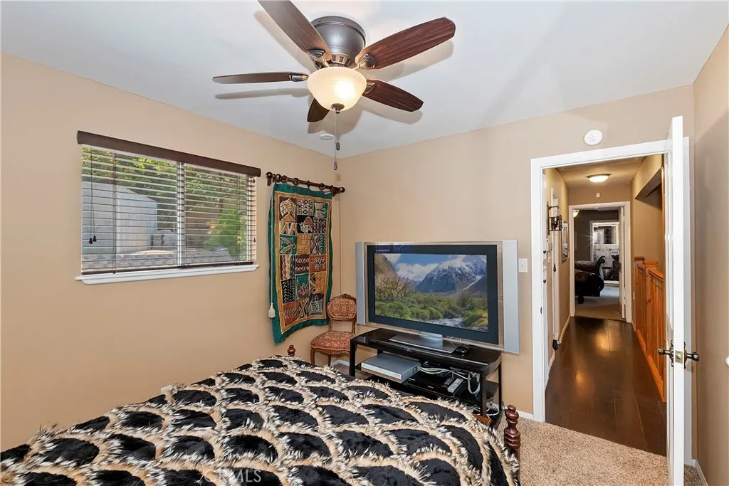 24445 San Moritz Drive, Crestline, California 92325 home-pic-21
