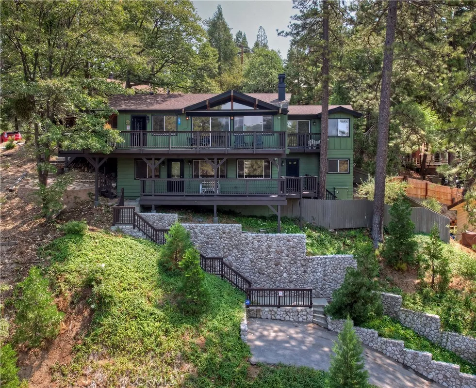 24445 San Moritz Drive, Crestline, California 92325 home-pic-1