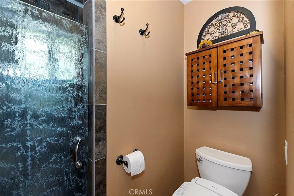 24445 San Moritz Drive, Crestline, California 92325 home-pic-20