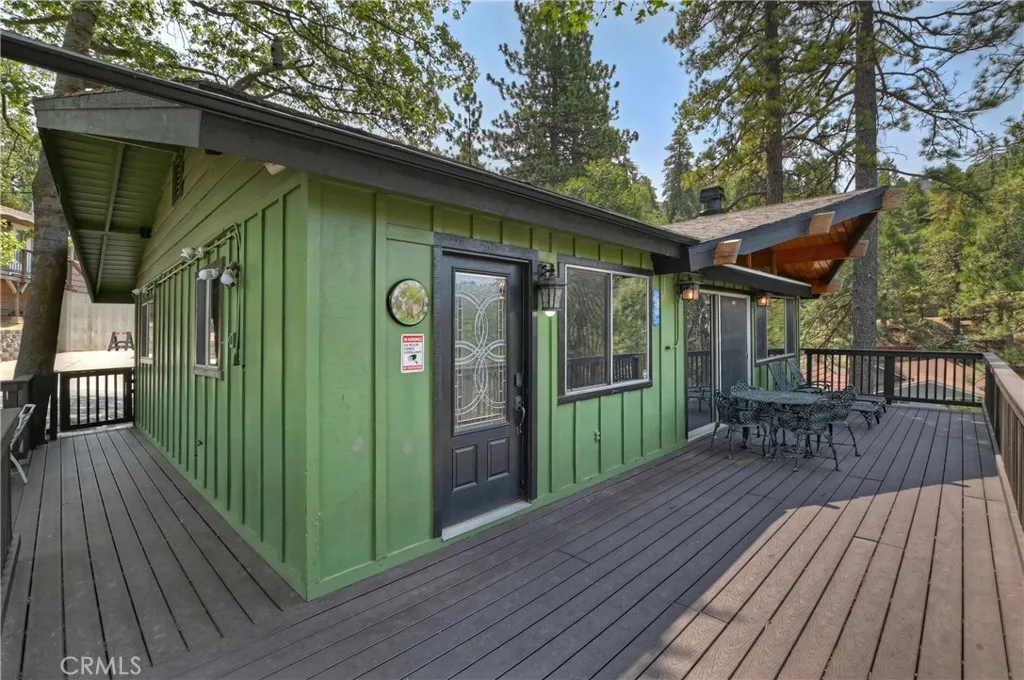 24445 San Moritz Drive, Crestline, California 92325 home-pic-6