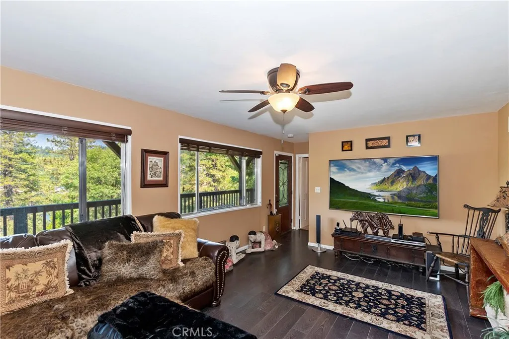 24445 San Moritz Drive, Crestline, California 92325 home-pic-25