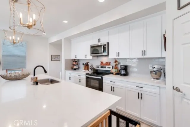 4247 Bravado Court, Riverside, California 92505 home-pic-6