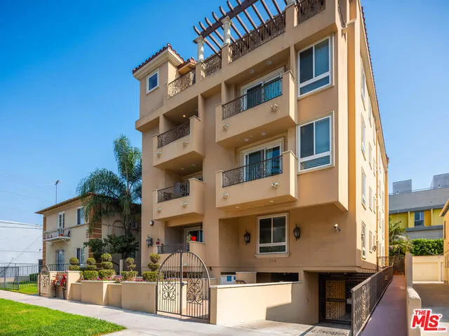 124 N Orlando Avenue 201, Los Angeles, California 90048