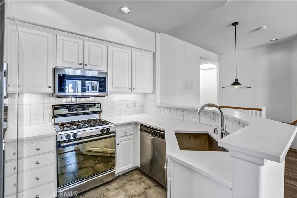 7673 Hazard Center, San Diego, California 92108 home-pic-15
