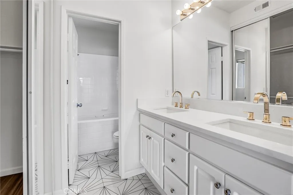 7673 Hazard Center, San Diego, California 92108 home-pic-20