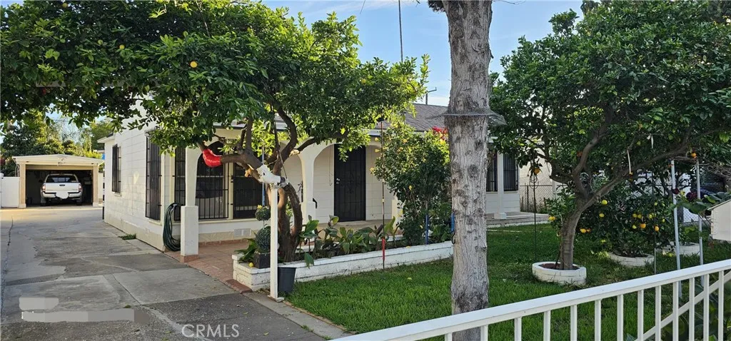 1134 W Chestnut, Santa Ana, California 92703 home-pic-1