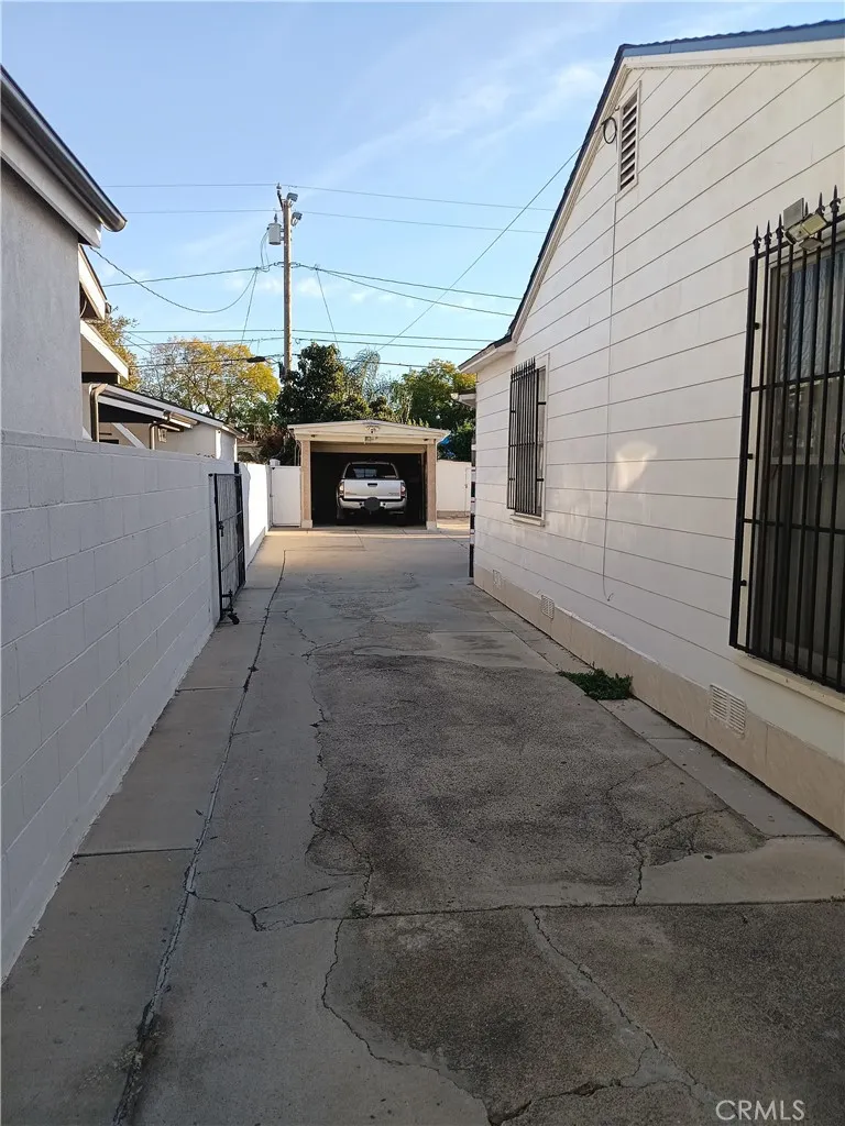 1134 W Chestnut, Santa Ana, California 92703 home-pic-4