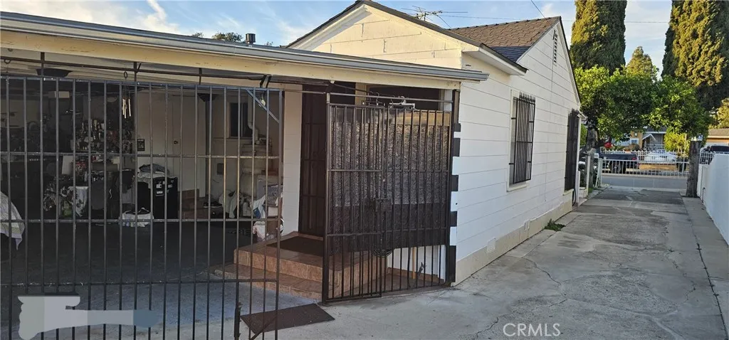 1134 W Chestnut, Santa Ana, California 92703 home-pic-17