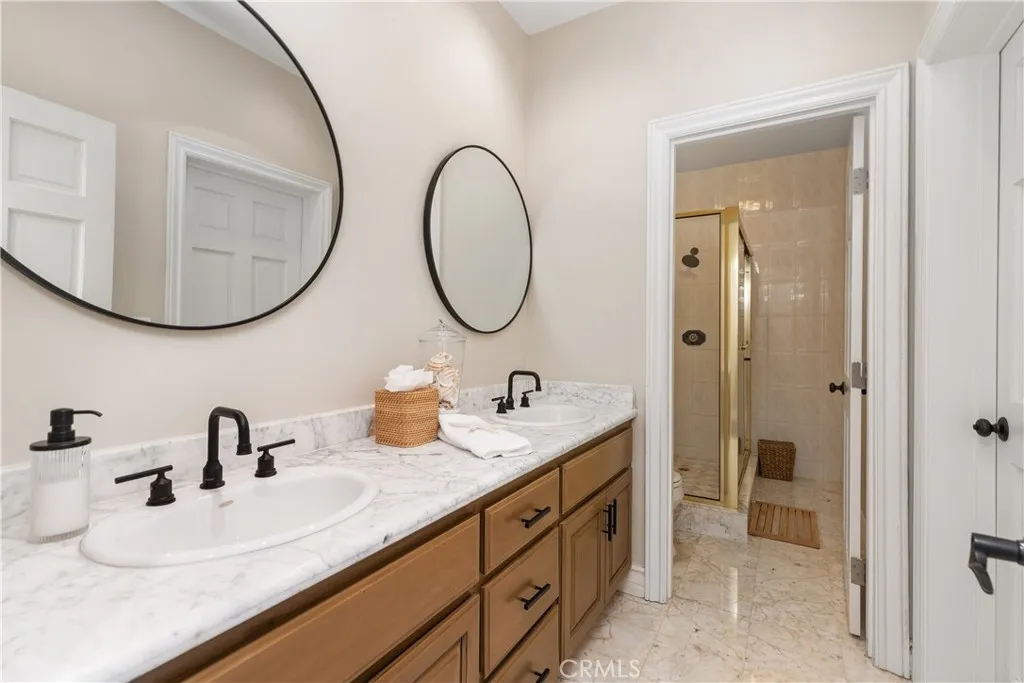 Downstairs Dual sink Bathroom!