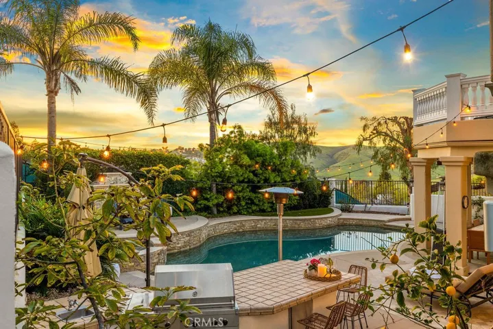 Gorgeous entertainer setting with hillside views/sunsets in the distance!