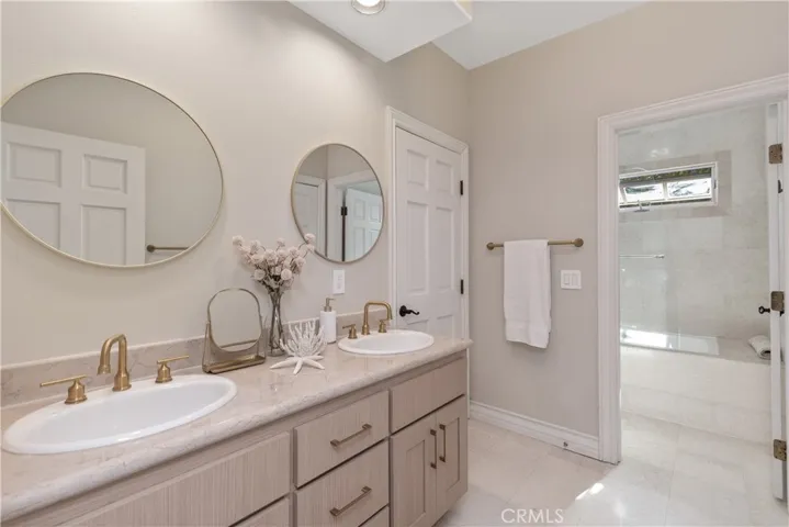 Jack and Jill Bathroom for Bedroom 2 and 3.