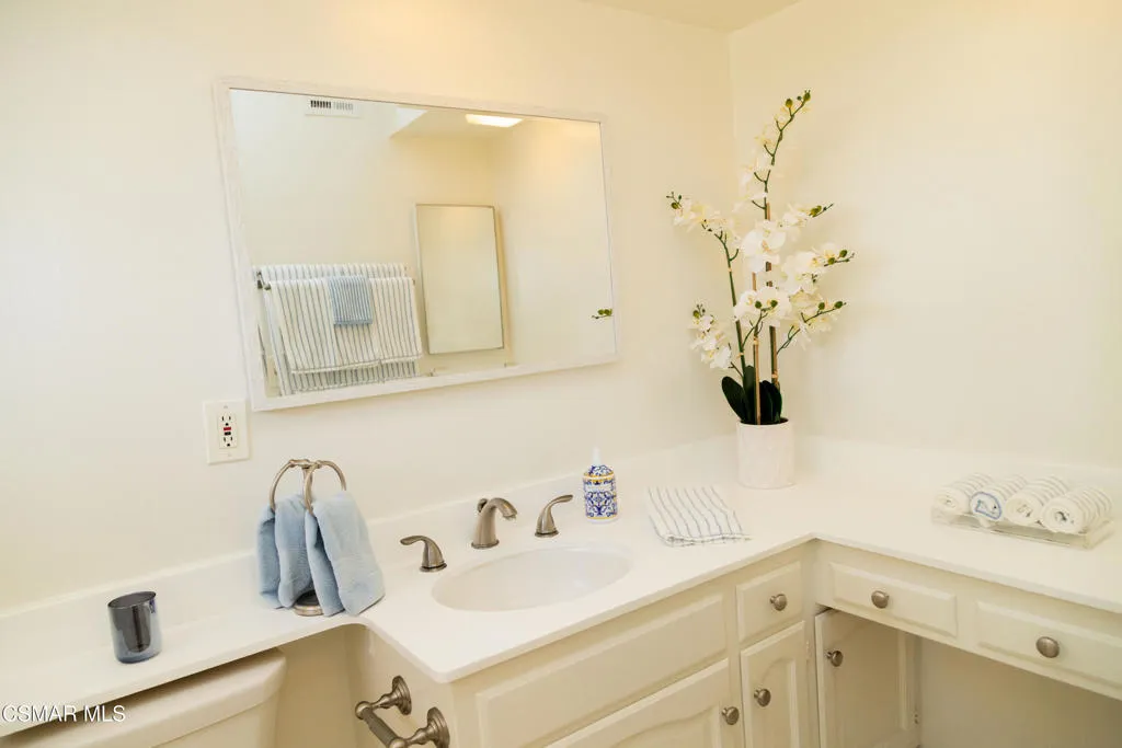 721 N Lois Avenue, Newbury Park, California 91320 home-pic-33