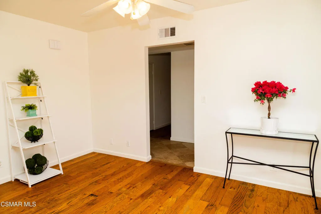 721 N Lois Avenue, Newbury Park, California 91320 home-pic-21