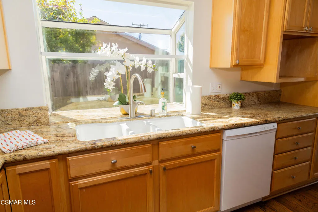 721 N Lois Avenue, Newbury Park, California 91320 home-pic-18