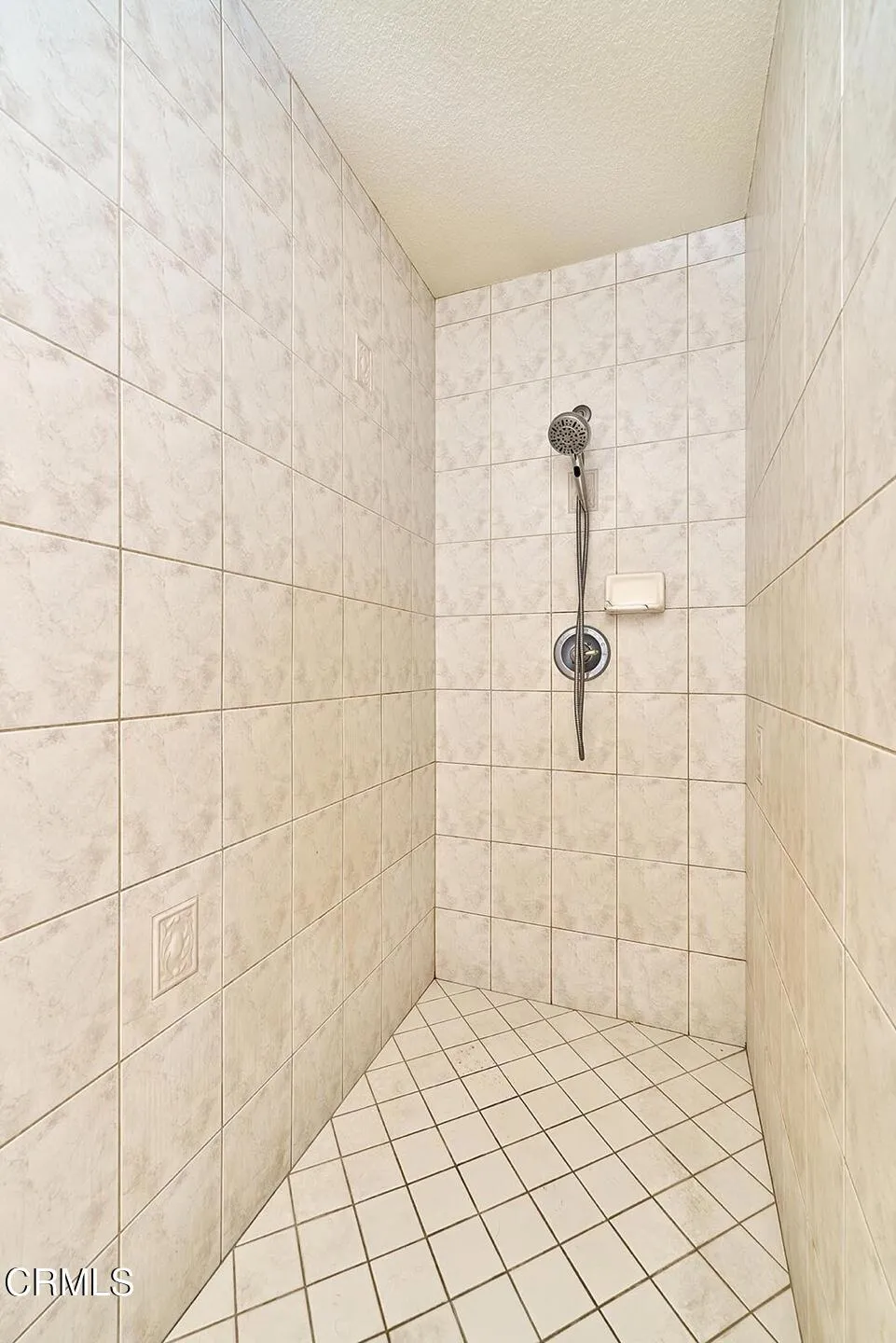 7176 Cataba Road, Oak Hills, California 92344 home-pic-15