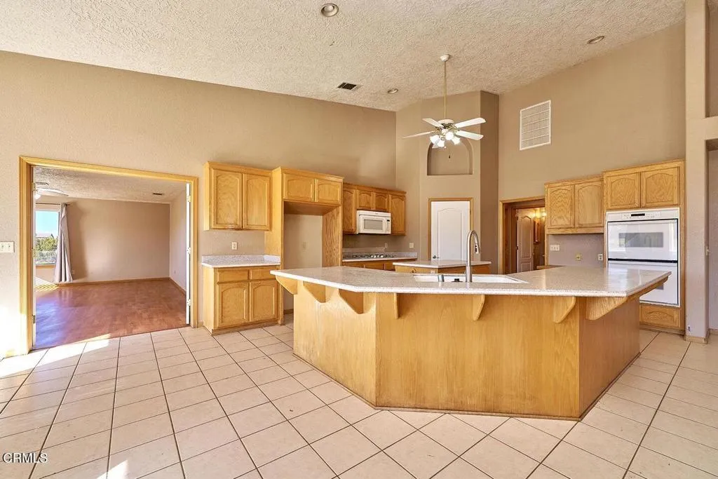 7176 Cataba Road, Oak Hills, California 92344 home-pic-42