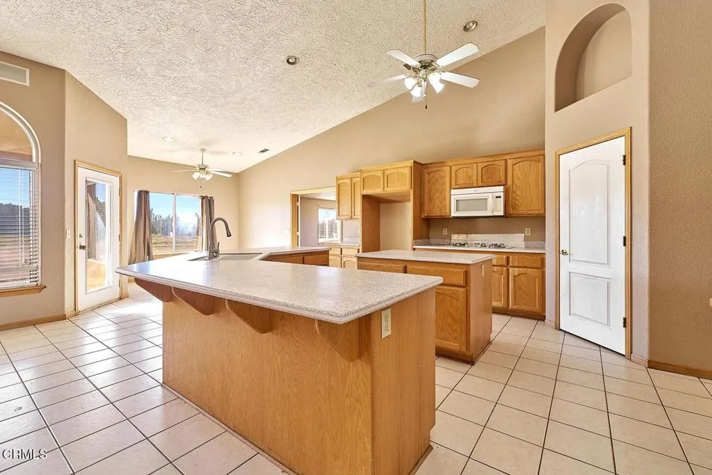 7176 Cataba Road, Oak Hills, California 92344 home-pic-36