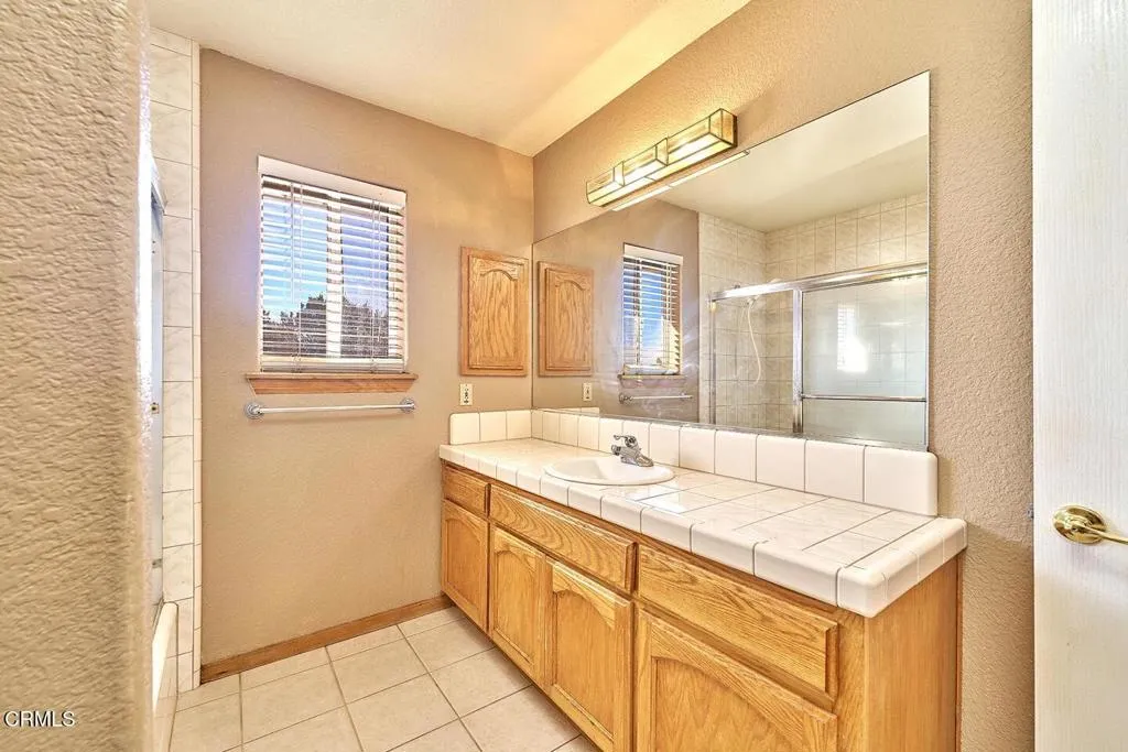 7176 Cataba Road, Oak Hills, California 92344 home-pic-25