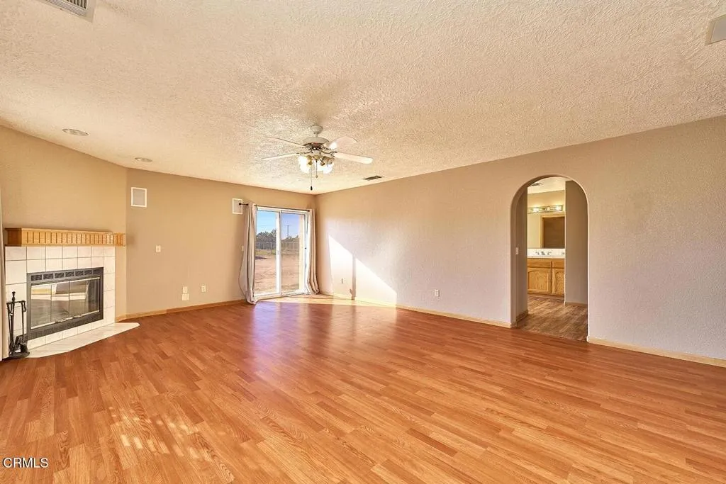 7176 Cataba Road, Oak Hills, California 92344 home-pic-19
