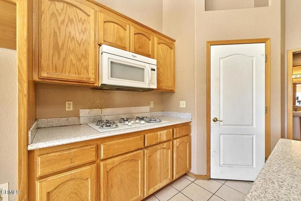 7176 Cataba Road, Oak Hills, California 92344 home-pic-35
