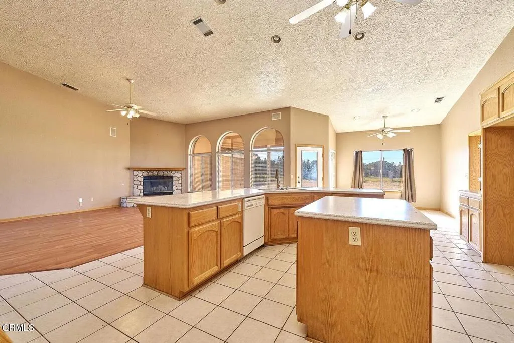 7176 Cataba Road, Oak Hills, California 92344 home-pic-40