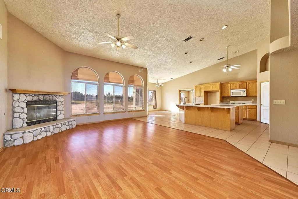 7176 Cataba Road, Oak Hills, California 92344 home-pic-46