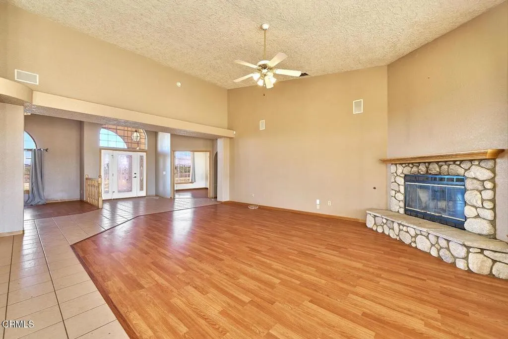 7176 Cataba Road, Oak Hills, California 92344 home-pic-43