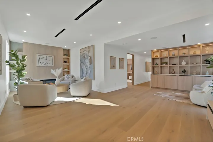 House entry & sitting area