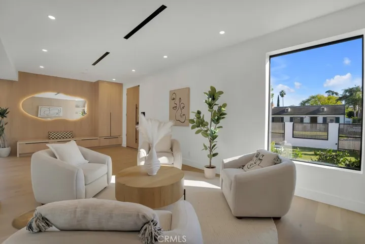 entry &sitting Area