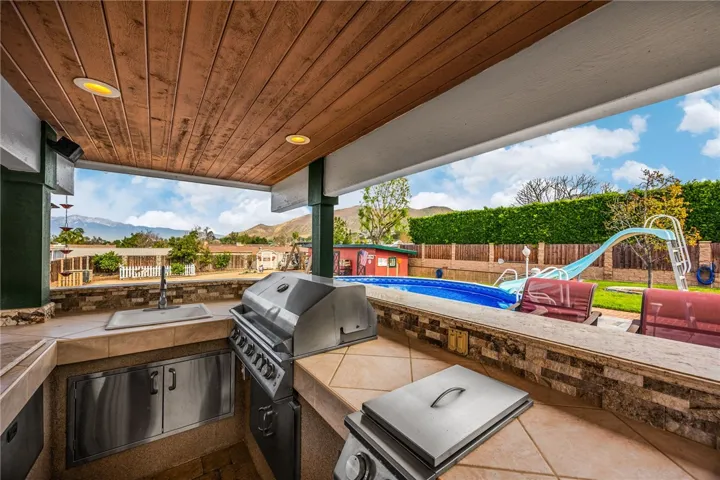 47. Statement Outdoor Kitchen