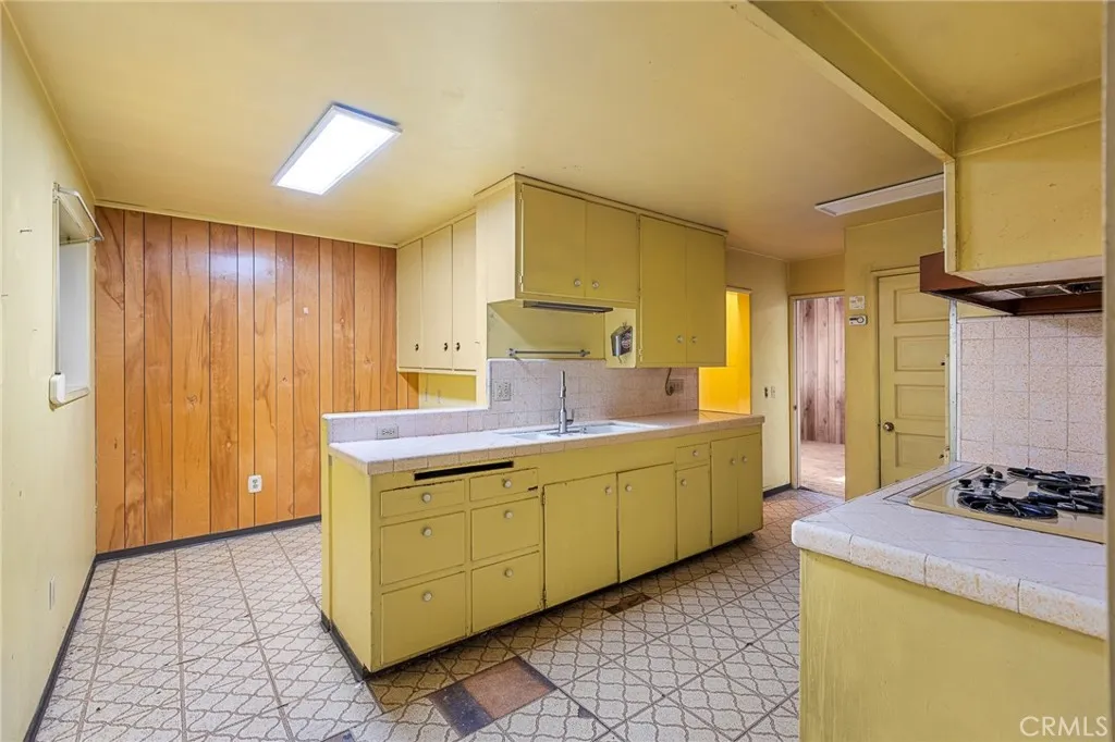 3914 Mckenzie, Riverside, California 92503 home-pic-7